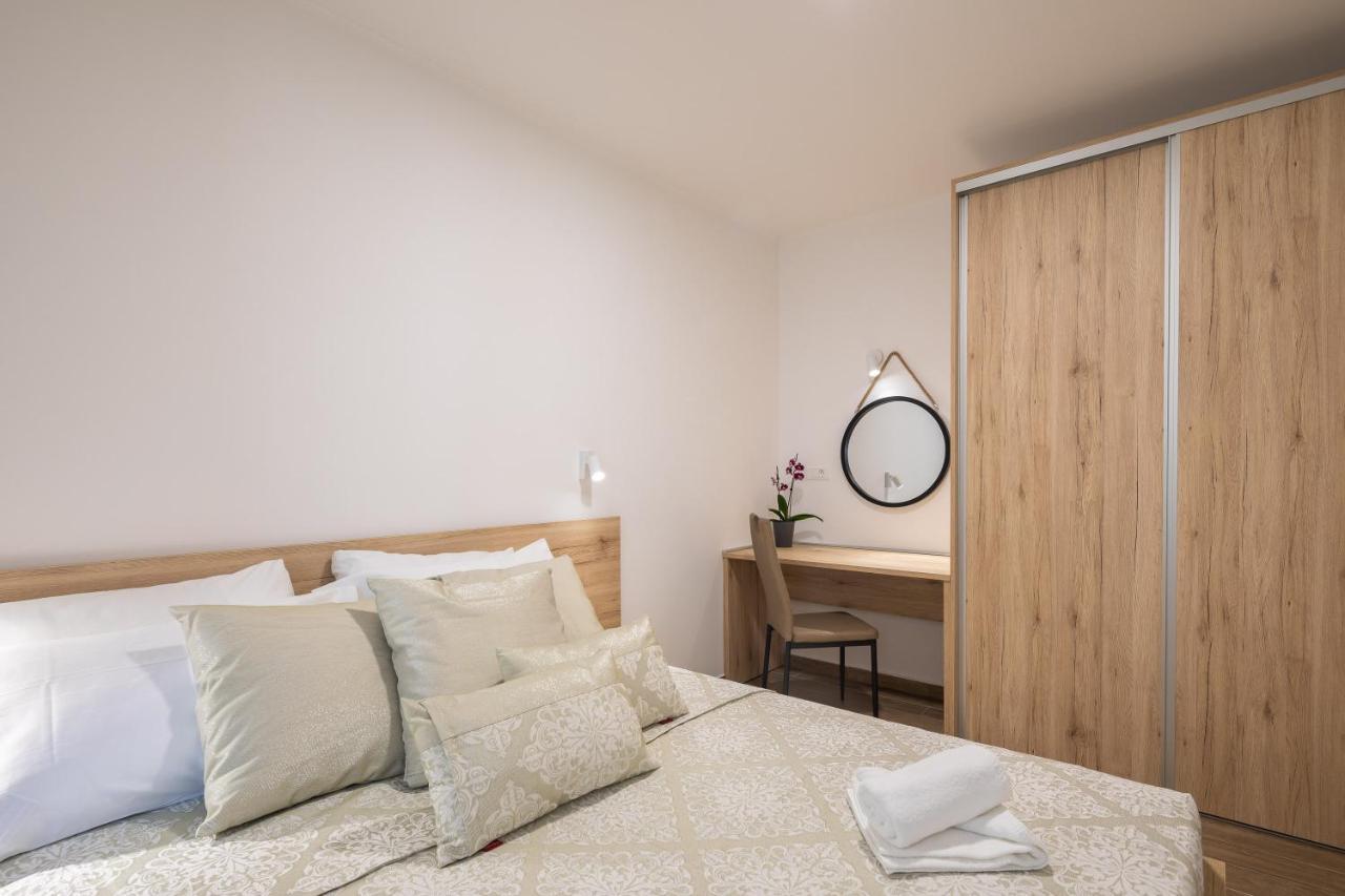 Direct Beach Apartments Jesenice  Exteriör bild