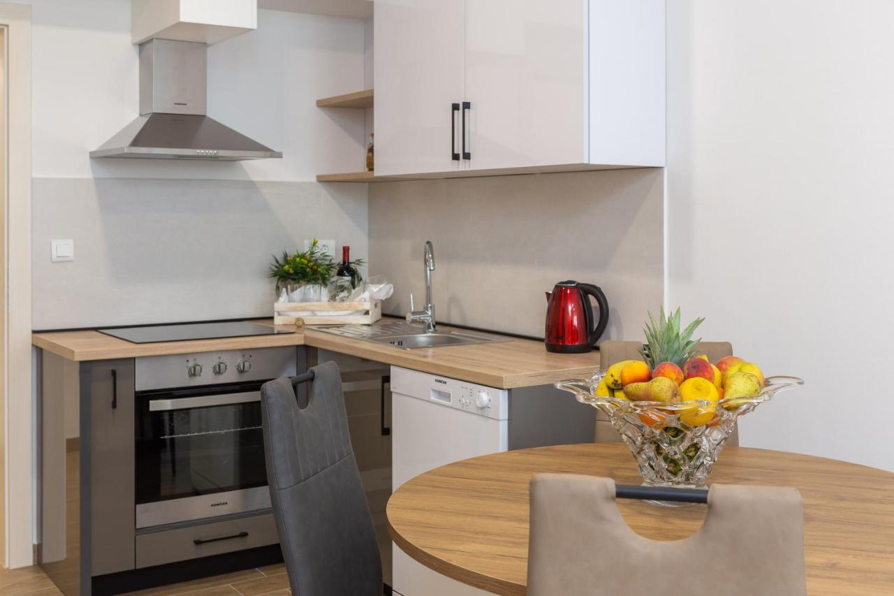 Direct Beach Apartments Jesenice  Exteriör bild