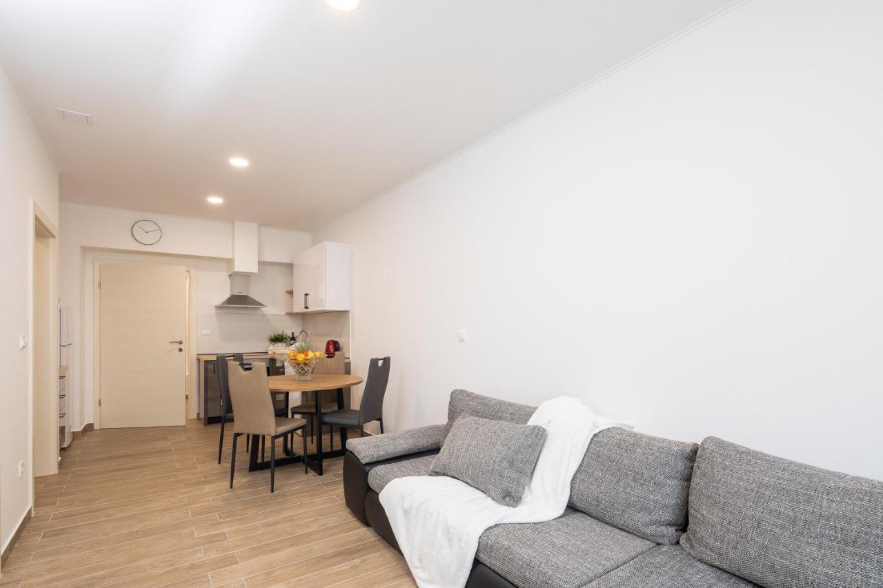 Direct Beach Apartments Jesenice  Exteriör bild