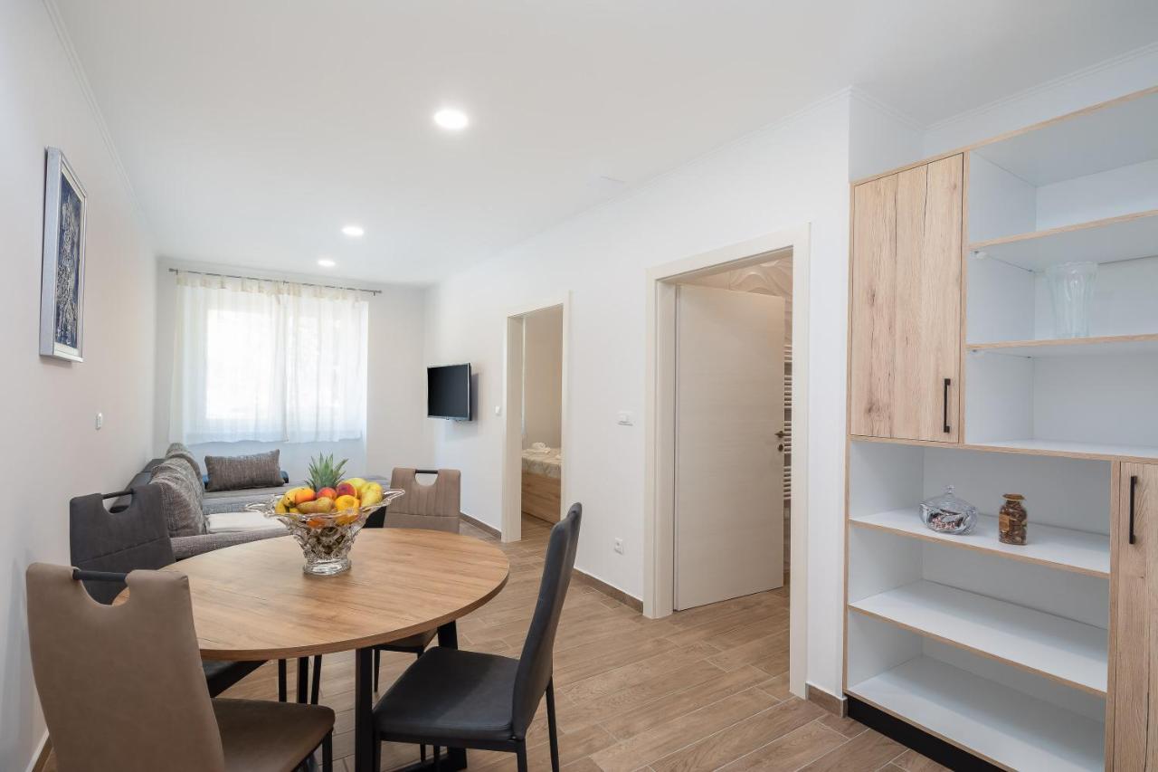 Direct Beach Apartments Jesenice  Exteriör bild