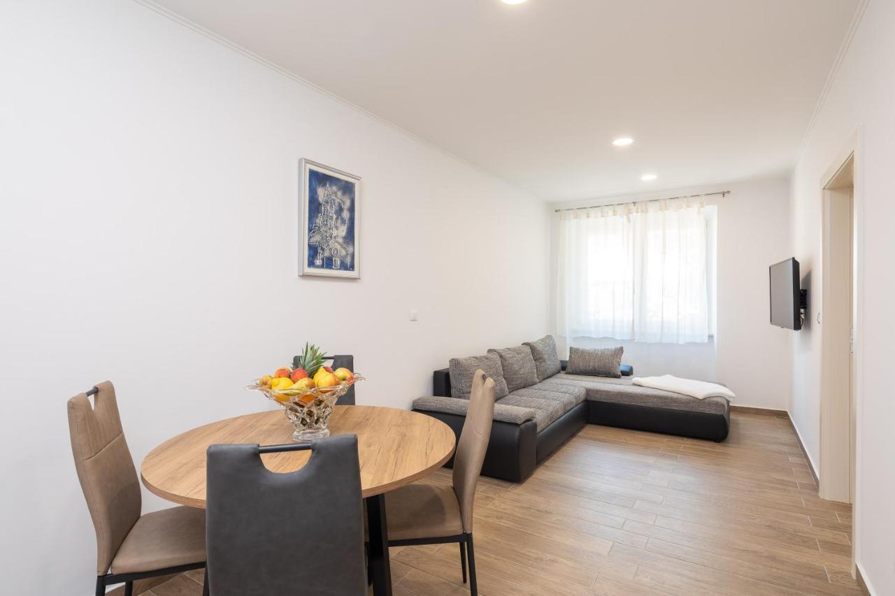 Direct Beach Apartments Jesenice  Exteriör bild