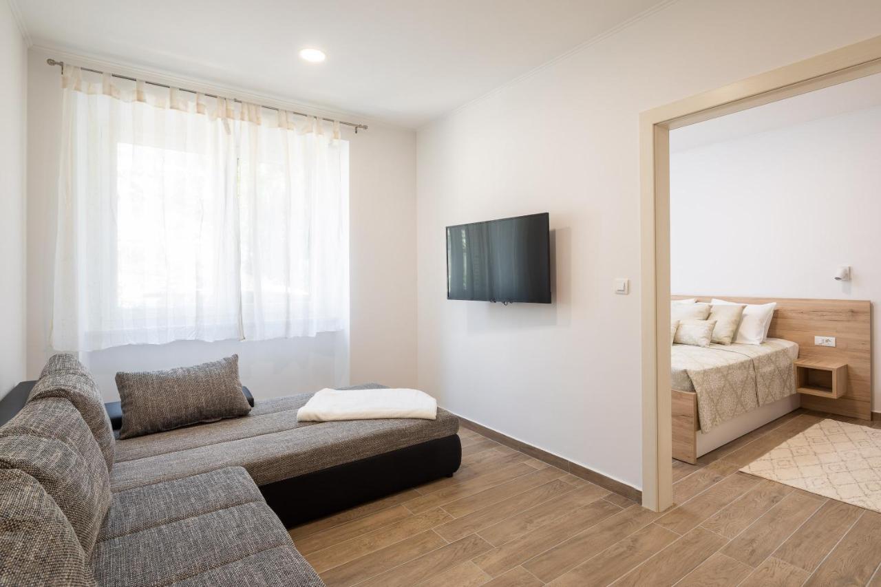 Direct Beach Apartments Jesenice  Exteriör bild