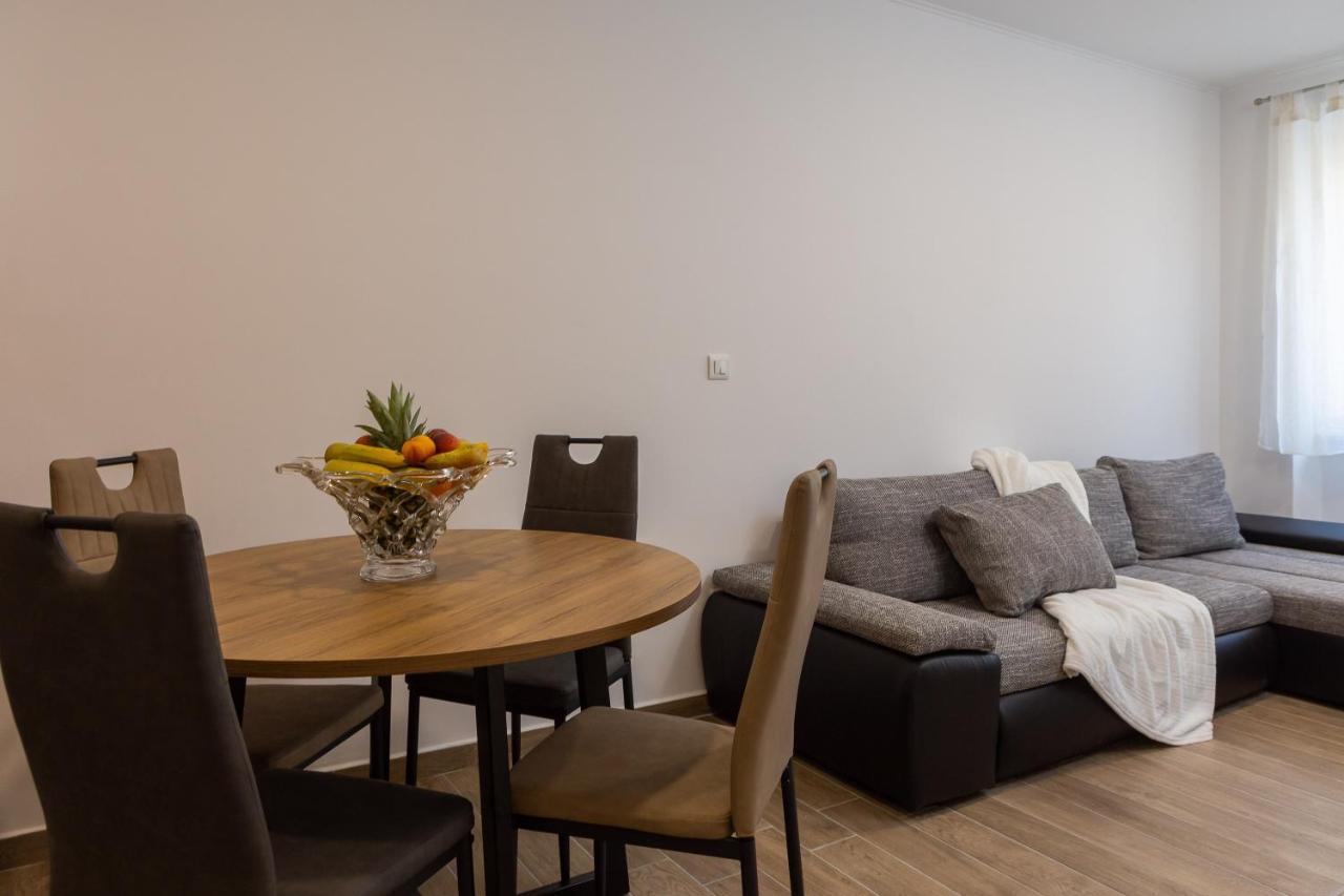 Direct Beach Apartments Jesenice  Exteriör bild